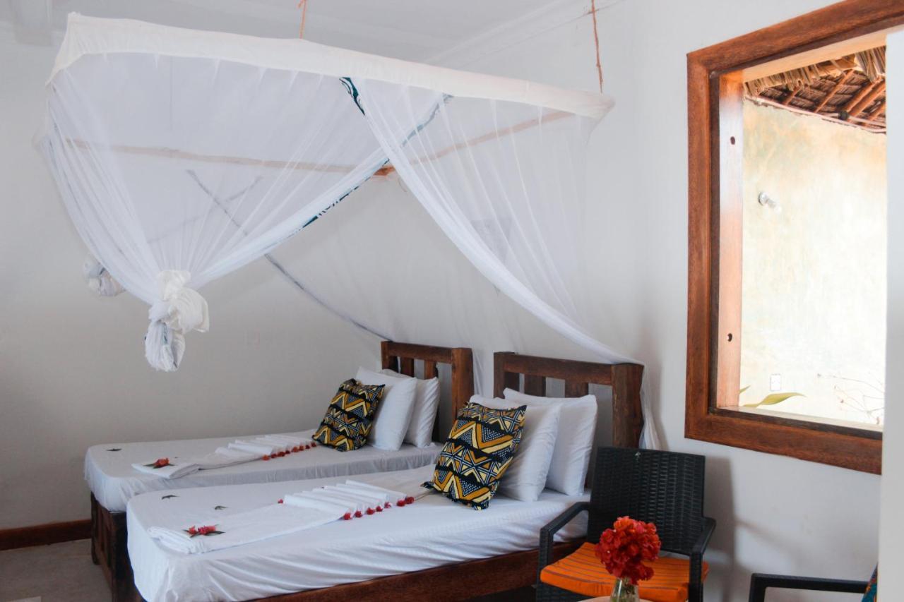 Zanzibar Kusini Beach Bungalows Hotel Kizimkazi Dış mekan fotoğraf