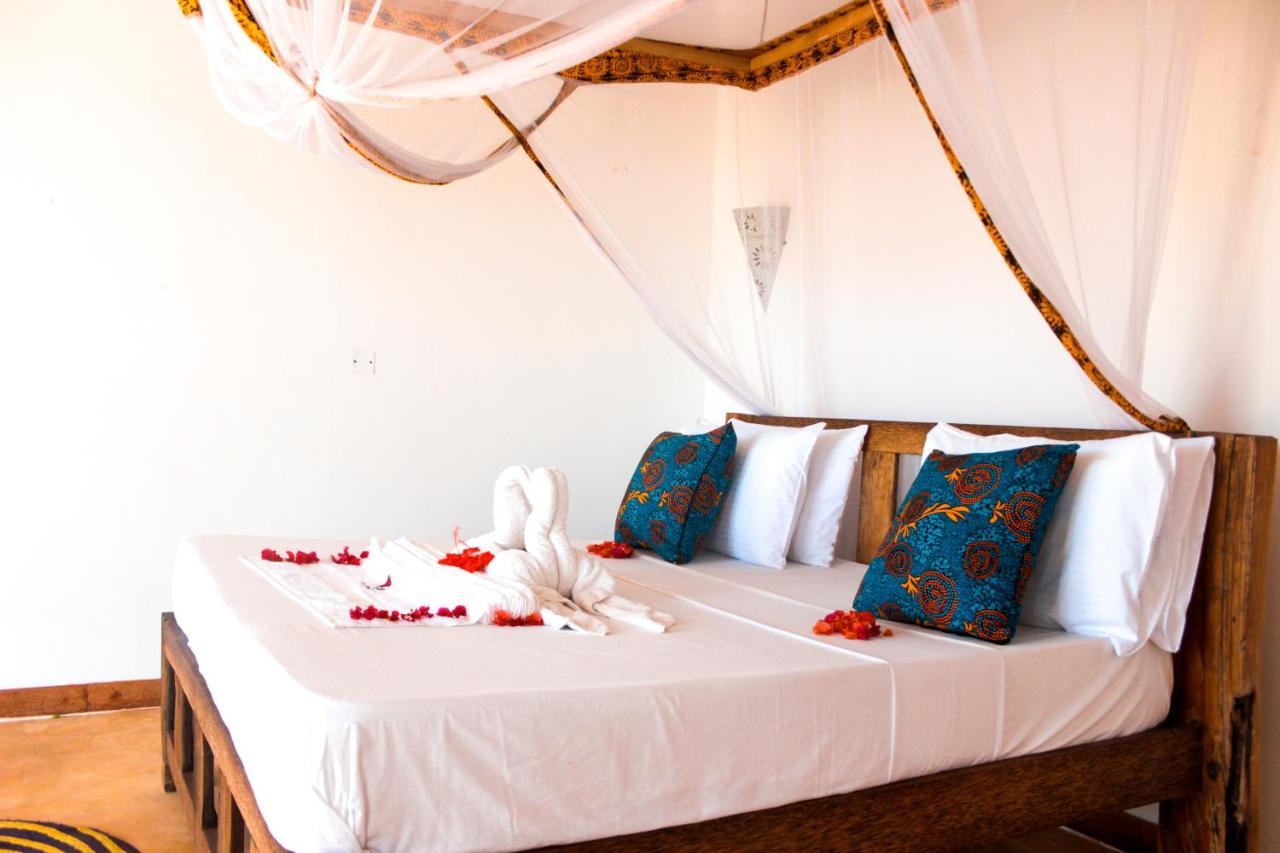 Zanzibar Kusini Beach Bungalows Hotel Kizimkazi Dış mekan fotoğraf