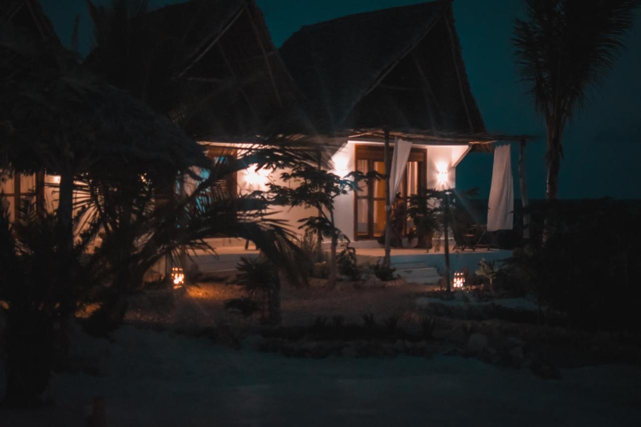 Zanzibar Kusini Beach Bungalows Hotel Kizimkazi Dış mekan fotoğraf